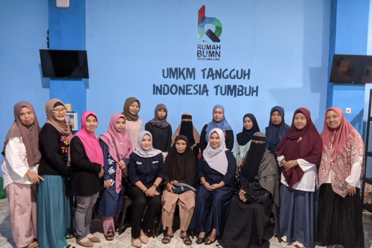 Pertamina melalui program TJSL Rumah BUMN (RB), memfasilitasi proses sertifikasi bagi ribuan pelaku UMKM binaan di 30 Rumah BUMN Pertamina yang tersebar di berbagai daerah. 