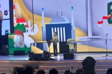 Jokowi Terkejut Lihat Luhut Pakai Jas Kuning di Acara HUT Golkar 