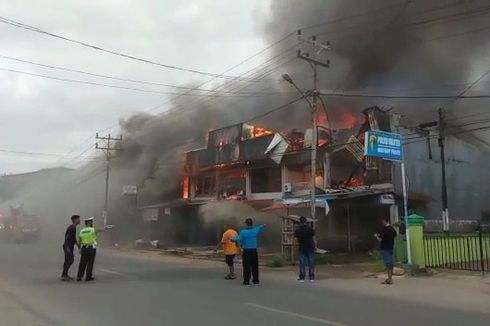 19 Ruko dan 7 Rumah di Mempawah Dilalap Api, 1 Orang Alami Luka Bakar 