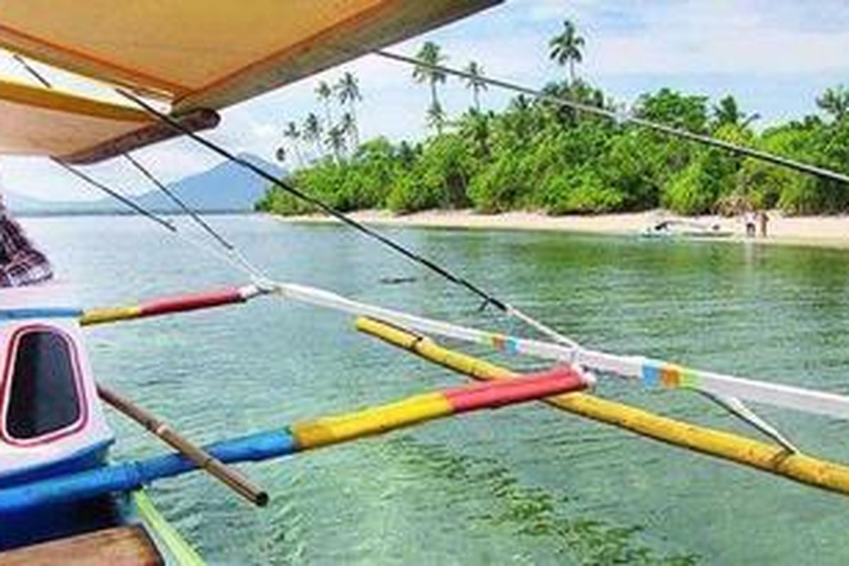 Pulau Kakara merupakan salah satu dari 59 obyek wisata di Halmahera Utara, Maluku Utara. Di pulau ini tersedia penyewaan peralatan selam dan snorkeling. Wisata bahari merupakan salah satu unggulan Halmahera Utara, di samping sisa-sisa peninggalan Perang Dunia II.
