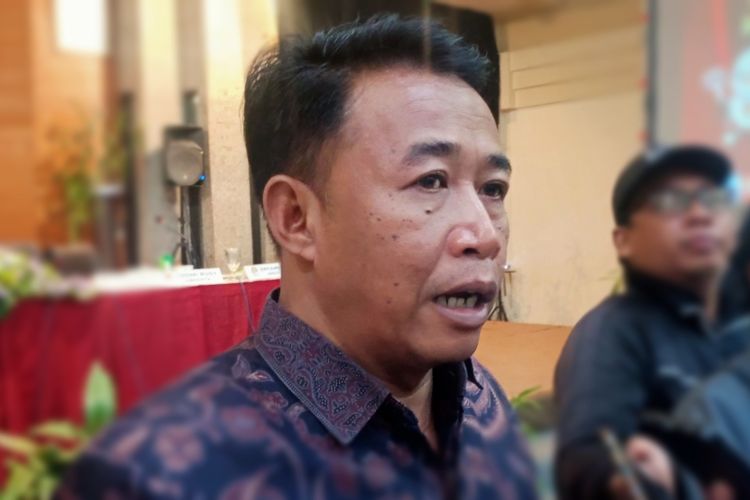 Ketua KPU Kota Batu, Heru Joko Purwanto saat diwawancarai pada Sabtu (10/2/2024). 
