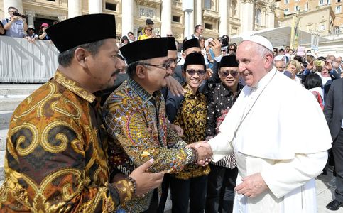 Government to Protect Shia, Ahmadiyah Religious Groups: New Indonesian Minister