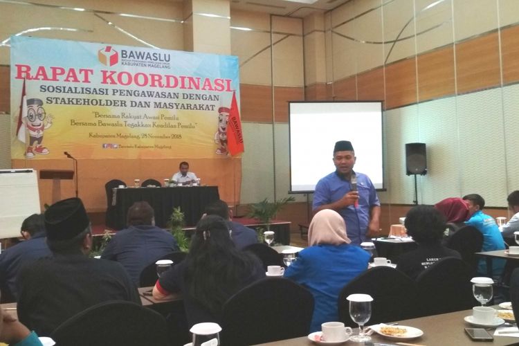 Rapat koordinasi sosialisasi pengawasan dengan stakeholder dan masyarakat, di Hotel Atria, Magelang, Rabu (28/11/2018).
