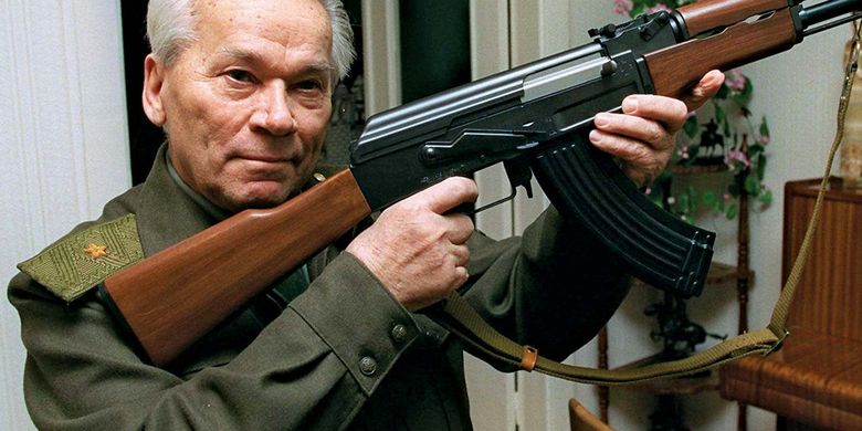Biografi Tokoh Dunia: Mikhail Kalashnikov, Pencipta AK-47 Senjata Paling Mematikan di Dunia - Vimarsana News