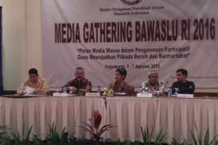 Diskusi bertajuk peran media massa dalam pengawasan partisipatif guna mewujudkan pilkada bersih dan bermanfaat di Yogyakarta