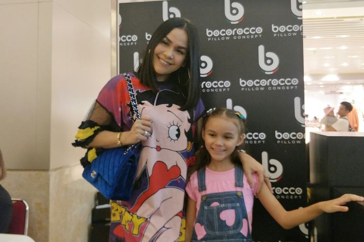 Pembawa acara Melaney Ricardo dalam Grand Opening Bocorocco Kota Kasablanka, Jakarta Selatan, Minggu (19/5/2019).