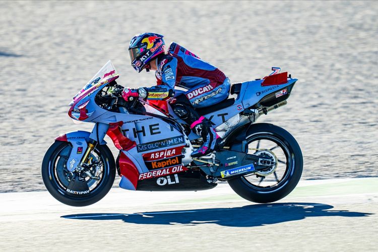 Enea Bastianini saat berlaga pada MotoGP Valencia 2022