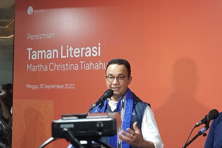 Anies Baswedan mengatakan bahwa ia masih fokus menuntaskan tugasnya sebagai Gubernur DKI Jakarta hingga masa habis jabatannya pada 16 Oktober mendatang. Hal itu disampaikan Anies di di Taman Literasi Martha Christina Tiahahu, kawasan Blok M, Kebayoran Baru, Jakarta Selatan, Minggu (18/9/2022). 