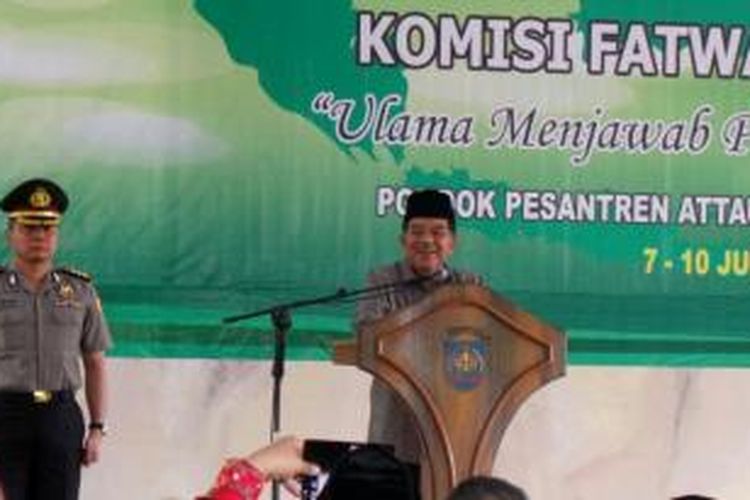 Wakil Presiden Jusuf Kalla memberikan sambutan dalam pembukaan Ijtima Ulama ke-5 Komisi Fatwa Majelis Ulama Indonesia (MUI) se-Indonesia di Pondok Pesantren Attauhidiyah, Tegal, Jawa Tengah, Senin (8/6/2015).