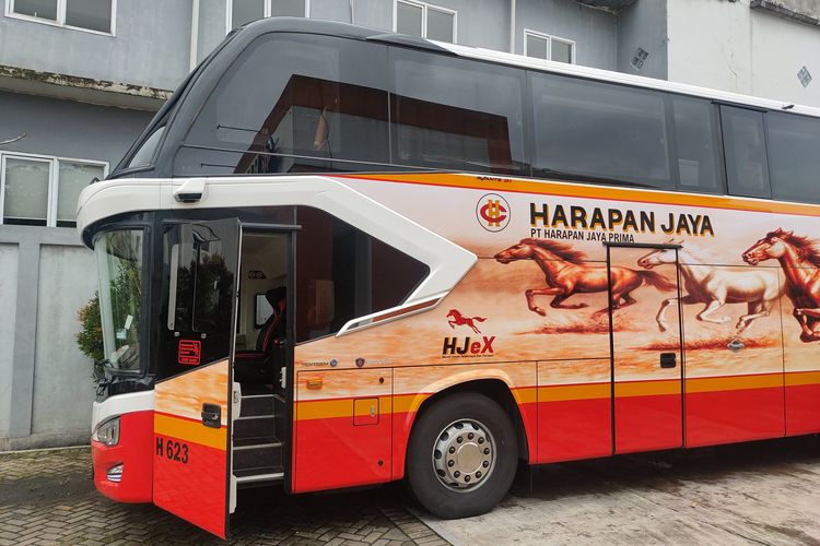 Bus AKAP baru PO Harapan Jaya pakai bodi Avante D1