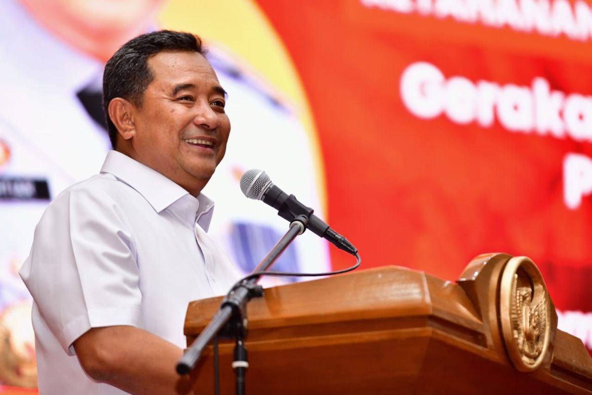 Penjabat (Pj) Gubernur Provinsi Sulawesi Selatan (Sulsel) Bahtiar Baharuddin berencana bangun 100.000 rumpon atau rumah ikan untuk sejahterakan nelayan di Sulsel.