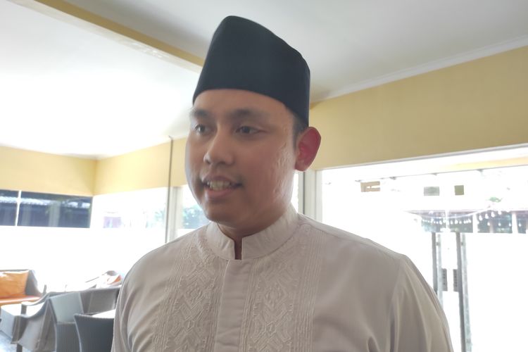 Bupati Kendal Dico Ganinduto saat berkunjung ke Kabupaten Demak, Jawa Tengah, Kamis (2/5/2024). (KOMPAS.COM/NUR ZAIDI)