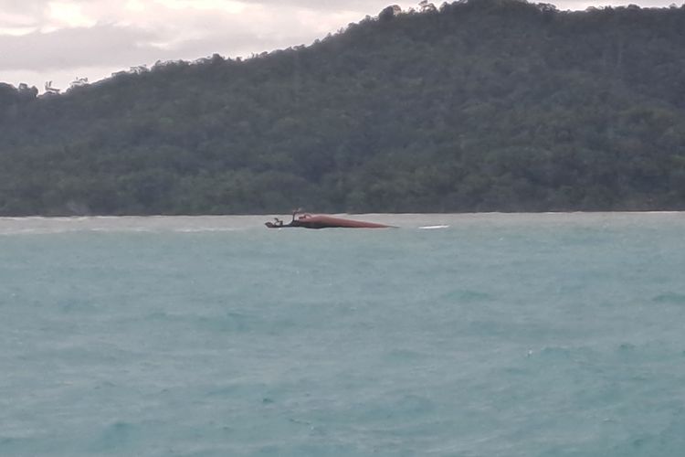 KIP Timah Arsari II yang tenggelam di Tanjung Tuing  Bangka, Selasa (13/2/2024).