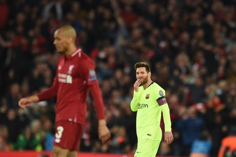 Lionel Messi tampak kecewa seusai gagal menyelesaikan peluang pada laga Liverpool vs Barcelona dalam semifinal Liga Champions di Stadion Anfield, 7 Mei 2019. 