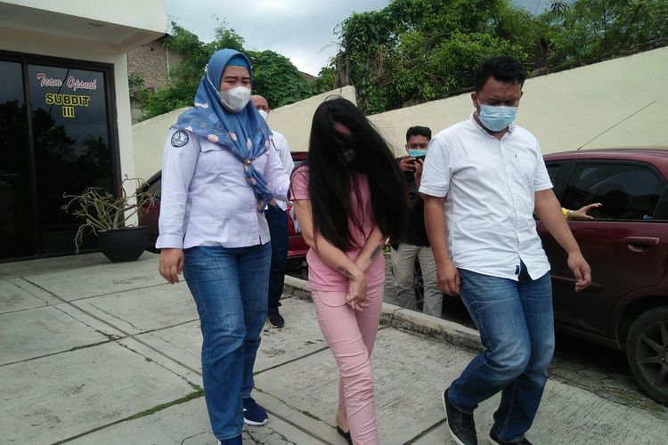 CHS (25) mantan istri Andika Kangen Band di Ditnarkoba Polda Lampung.