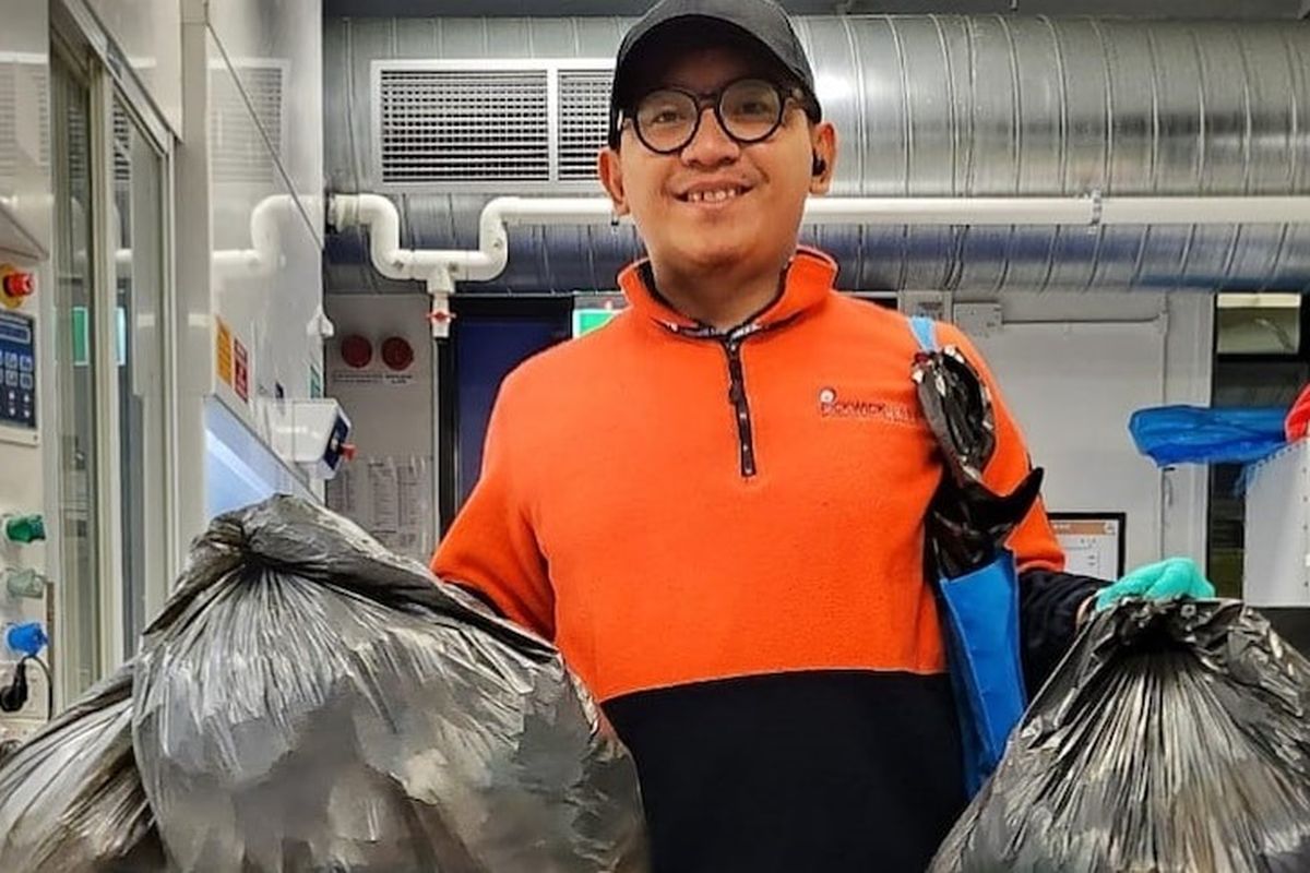 Mahasiswa doktoral bidang teknik di Monash University, Naufan Nurrosyid, mengaku tak ingin menyia-nyiakan waktunya di Australia sehingga memilih bekerja sebagai cleaner dan asisten dosen. 