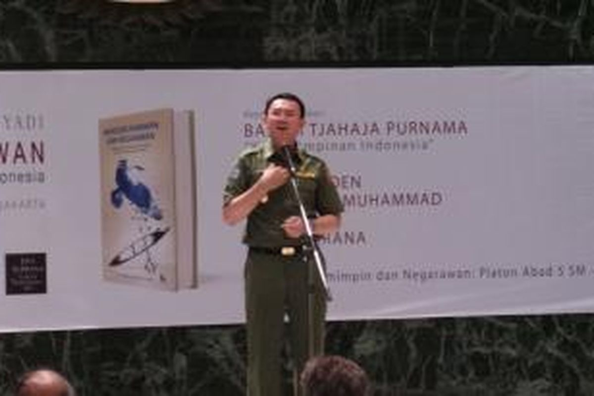 Plt Gubernur DKI Jakarta Basuki Tjahaja Purnama menjadi pembicara dalam diskusi kepemimpinan, di Balai Agung, Balaikota, Senin (3/11/2014).