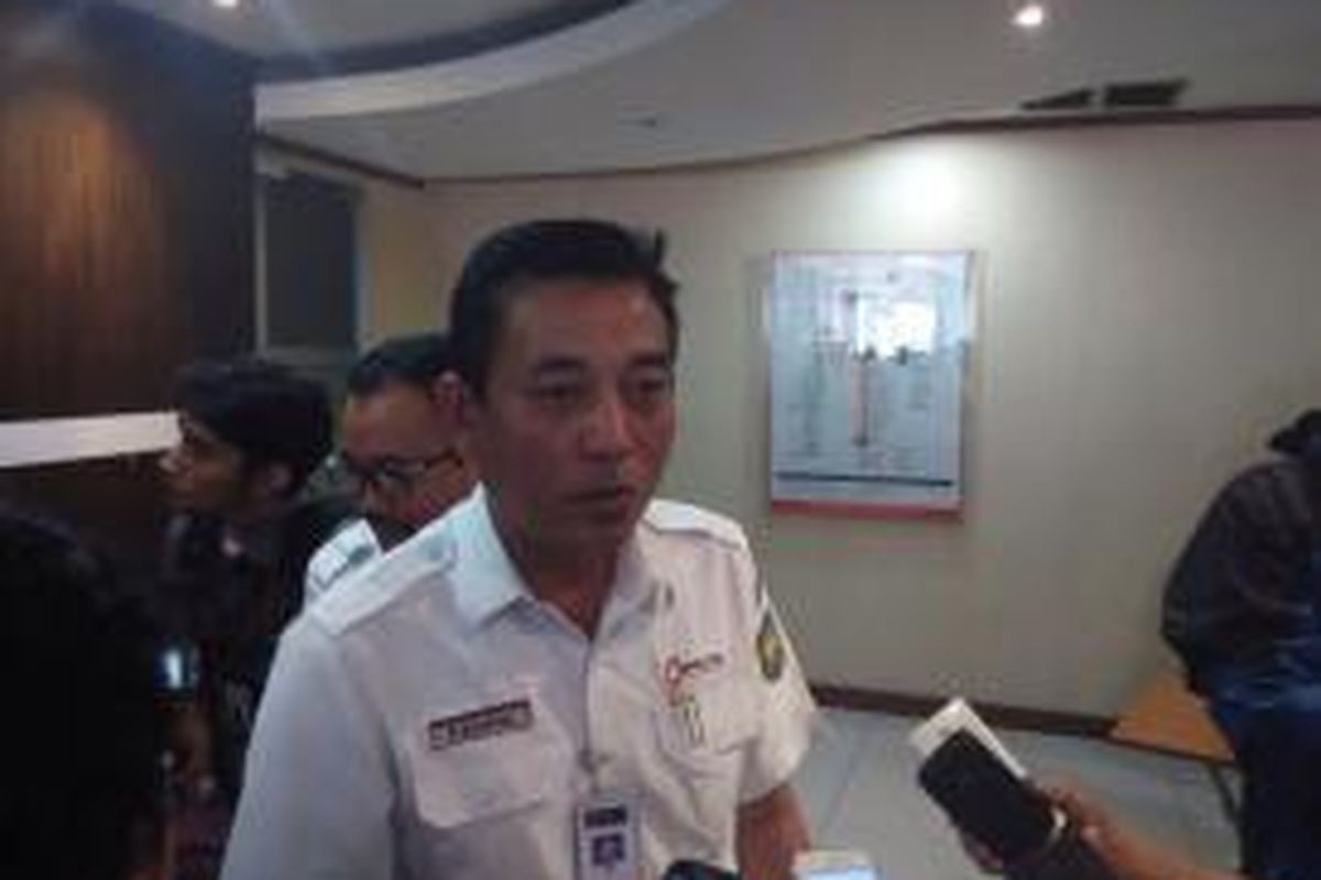 Dirut KCJ M. Fadhil memberi keterangan mengenai operasional gerbong kereta baru, Jumat (4/9/2015) di kantor KCJ, Stasiun Juanda, Jakarta Pusat.