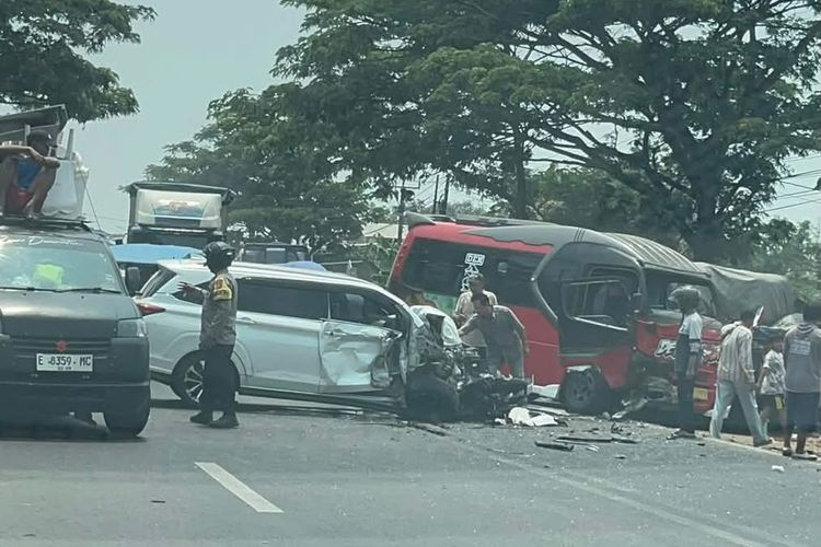 Kecelakaan Beruntun 4 Kendaraan di Indramayu Berawal dari Avanza Oleng, 6 Orang Luka-luka