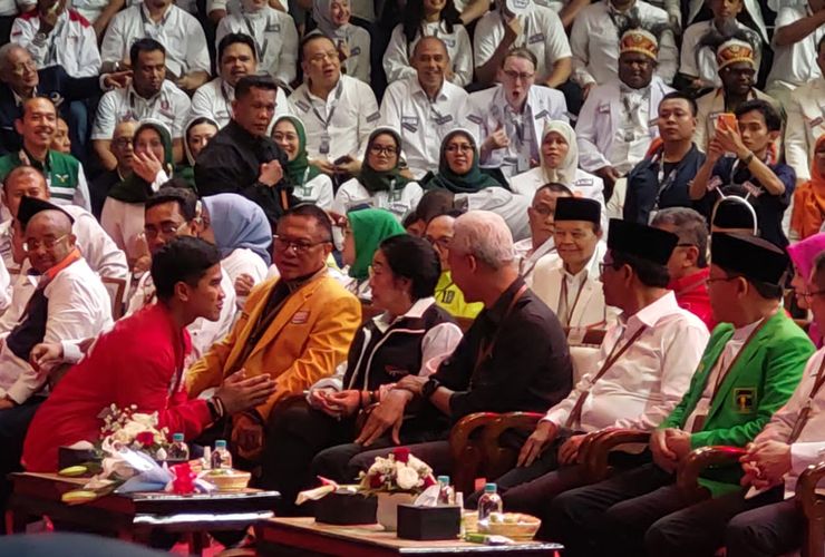 Momen Istimewa di KPU: Salam Gibran-Kaesang ke Megawati, Pertemuan Prabowo dan Cak Imin