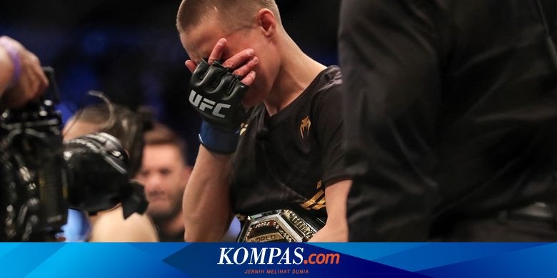 UFC 261, Tangis Rose Namajunas Pecah Usai Rebut Sabuk ...