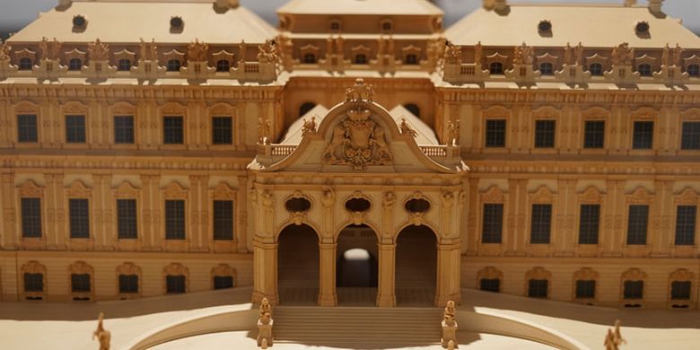 Miniatur Istana Belvedere di kota Wina, Austria. Belvedere kini menjadi rumah bagi koleksi terbesar karya-karya Gustav Klimt. 