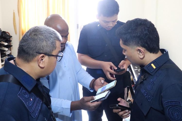 Imigrasi Jakbar Temukan WN Nigeria Pemegang ITAS Tinggal di Alamat Berbeda