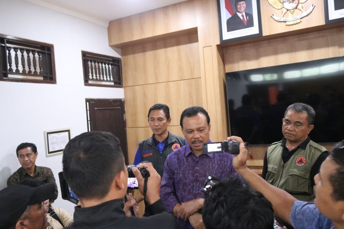 Sekretaris Daerah (Sekda) Provinsi Bali Dewa Made Indra menyatakan bahwa penggalangan donasi merupakan tindak lanjut atas imbauan Gubernur Bali I Wayan Koster kepada seluruh pegawai di lingkungan Pemprov Bali.