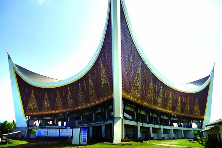                               Masjid Raya Sumatera Barat