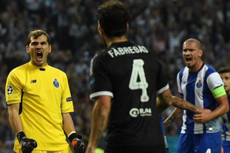 Iker Casillas mencatat 152 penampilan di Liga Champions saat Porto menang atas Chelsea, Selasa (29/9/2015). 