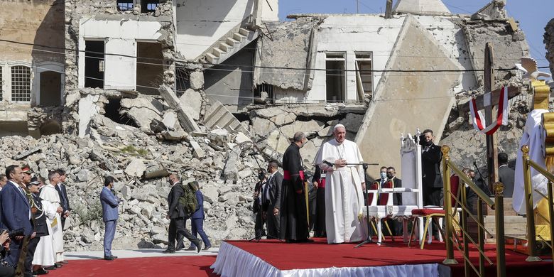 Pope Francis Arrives in Mosul, the City Destroyed by ISIS, Here Is His Prayer