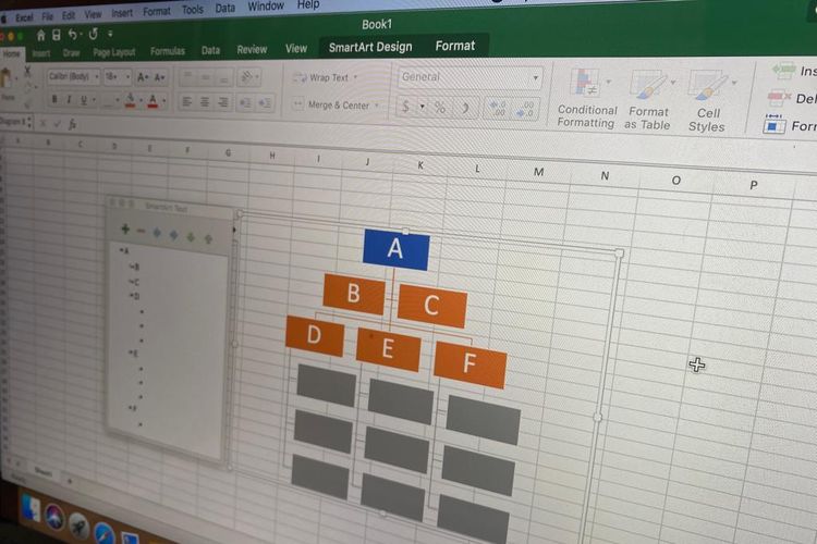 Pembuatan struktur organisasi di Microsoft Excel dengan SmartArt.