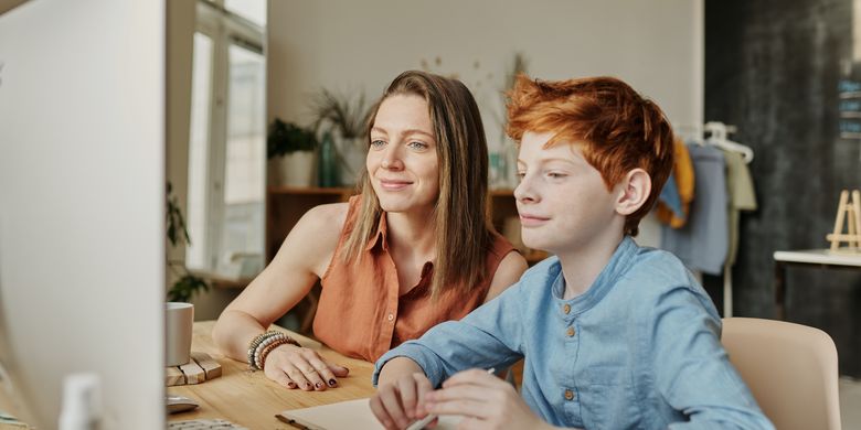 Hari Pendidikan Nasional Di Tengah Pandemi Dan Tantangan Pembelajaran Sekolah Online Halaman All Kompas Com