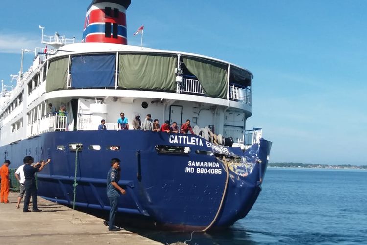 Kapal Prince Soya Tabrak Km Cattleya Pelabuhan Parepare