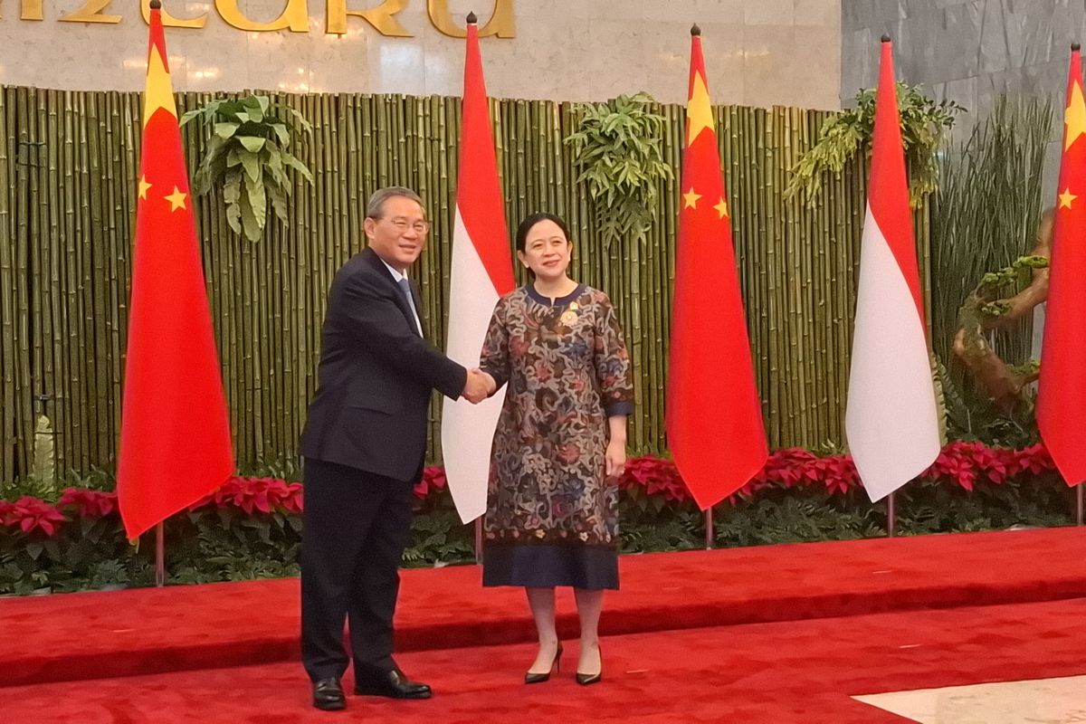 Perdana Menteri (PM) China, Li Qiang bersama Ketua DPR RI Puan Maharani di Kompleks Parlemen, Senayan, Jakarta, Minggu (25/5/2025).