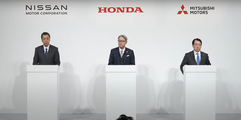 Konferensi pers merger Nissan-Honda