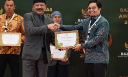 Terima Baznas Award 2024, Bupati HST Aulia: Ini Bukti Komitmen Kami Dukung Pengelolaan Zakat 