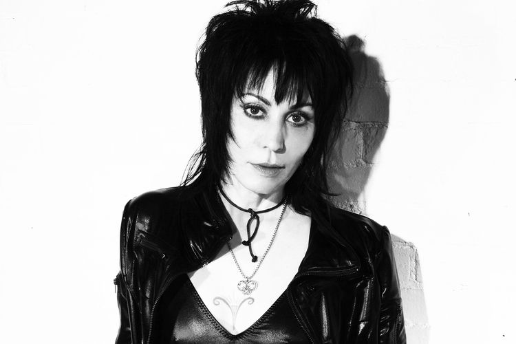 Penyanyi rock kenamaan Joan Jett.
