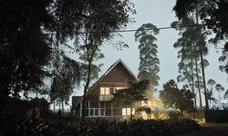 Siapa Pemilik Rumah Pengabdi Setan?