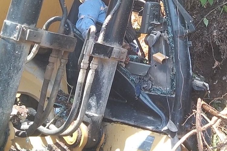 Batu Besar Timpa Kabin Ekskavator, Operator Terhimpit dan Tewas Seketika