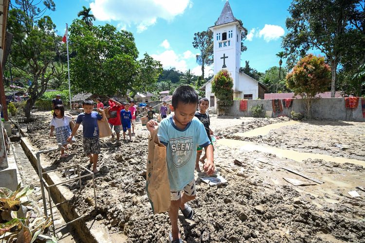 Siswa korban terdampak bencana banjir Sumatra
