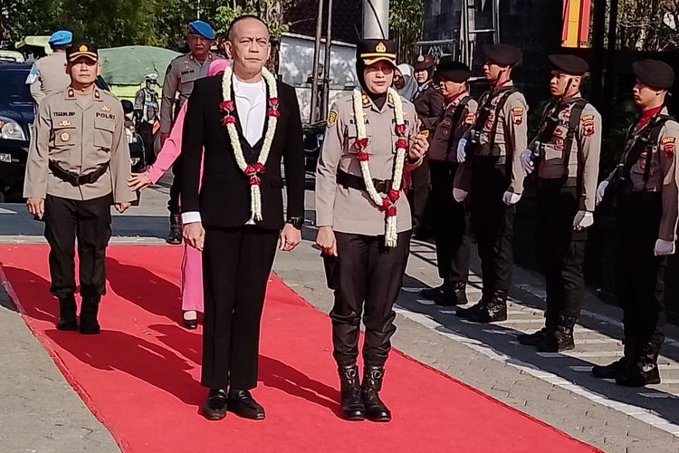Jadi Kapolres Perempuan Pertama di Kendal, AKBP Ratna Siap Lanjutkan Program Pendahulunya