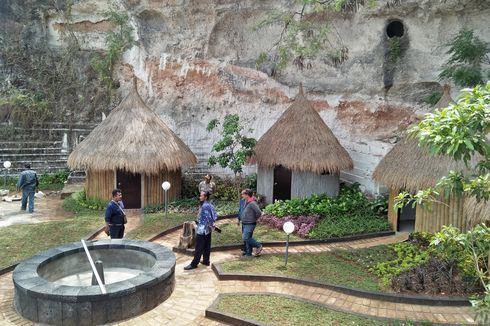 Melihat Indahnya Setigi Gresik, Istana Batu Kapur Perpaduan Honai Papua