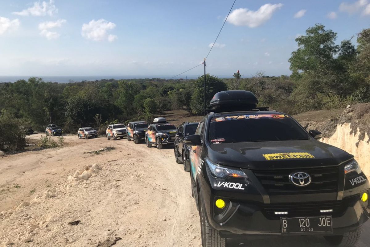 Touring komunitas Fortuner jelajah tiga pulau 2018.