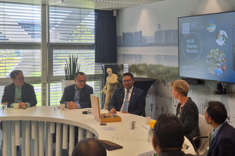 Wamentan Sudaryono melakukan kunjungan strategis ke Wageningen University and Research. 
