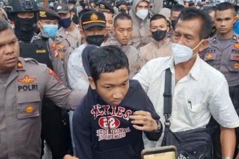 Kapolsek Gambir Terinjak-injak Massa hingga Alami Luka Saat Demo Ricuh di Patung Kuda