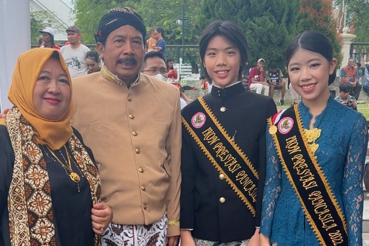 Mischka Aoki dan Devon Kei Enzo (ketiga dan keempat dari kiri) penerima anugerah Ikon Prestasi Pancasila bersama Ketua BPIP Prof. Yudian Wahyudi (kedua dari kiri).