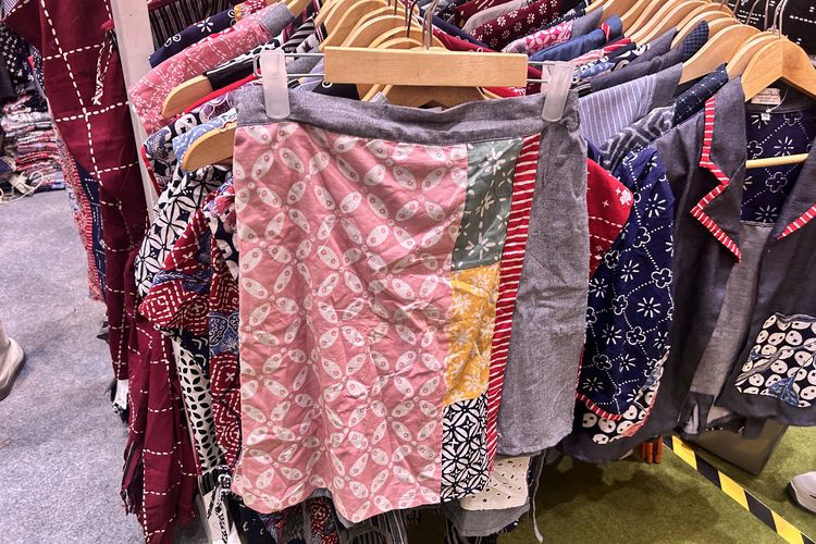 Produk UMKM yang ada di INACRAFT 2026 di Jakarta Convention Center, Jakarta Pusat, Rabu (4/2/2026).