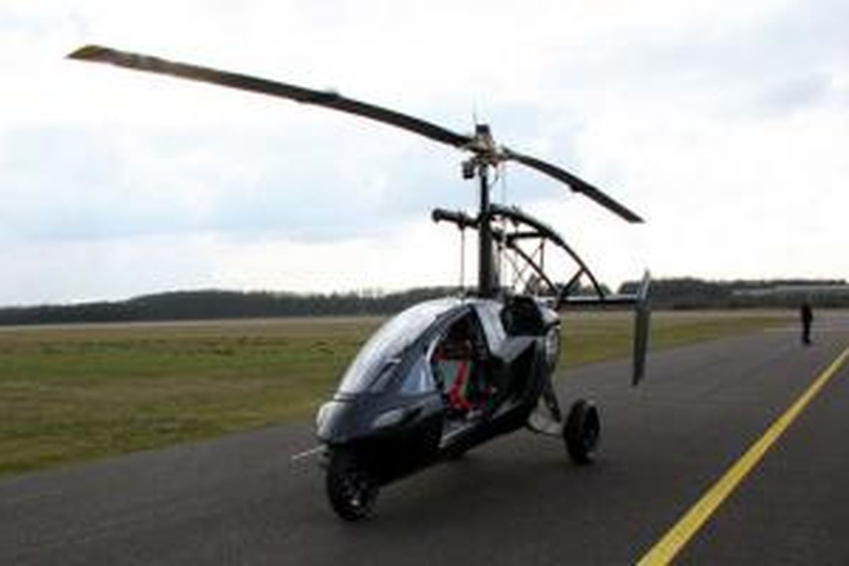 Mobil terbang Pal-V siap dipasarkan Rp 4,6 miliar mulai tahun depan.