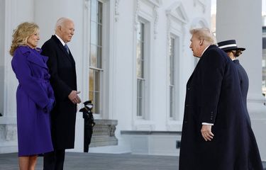 Jelang Pelantikan, Trump Diantar Biden ke Gedung Capitol Sesuai ...